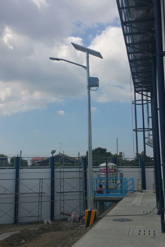 菲律賓6米30W太陽能路燈工程